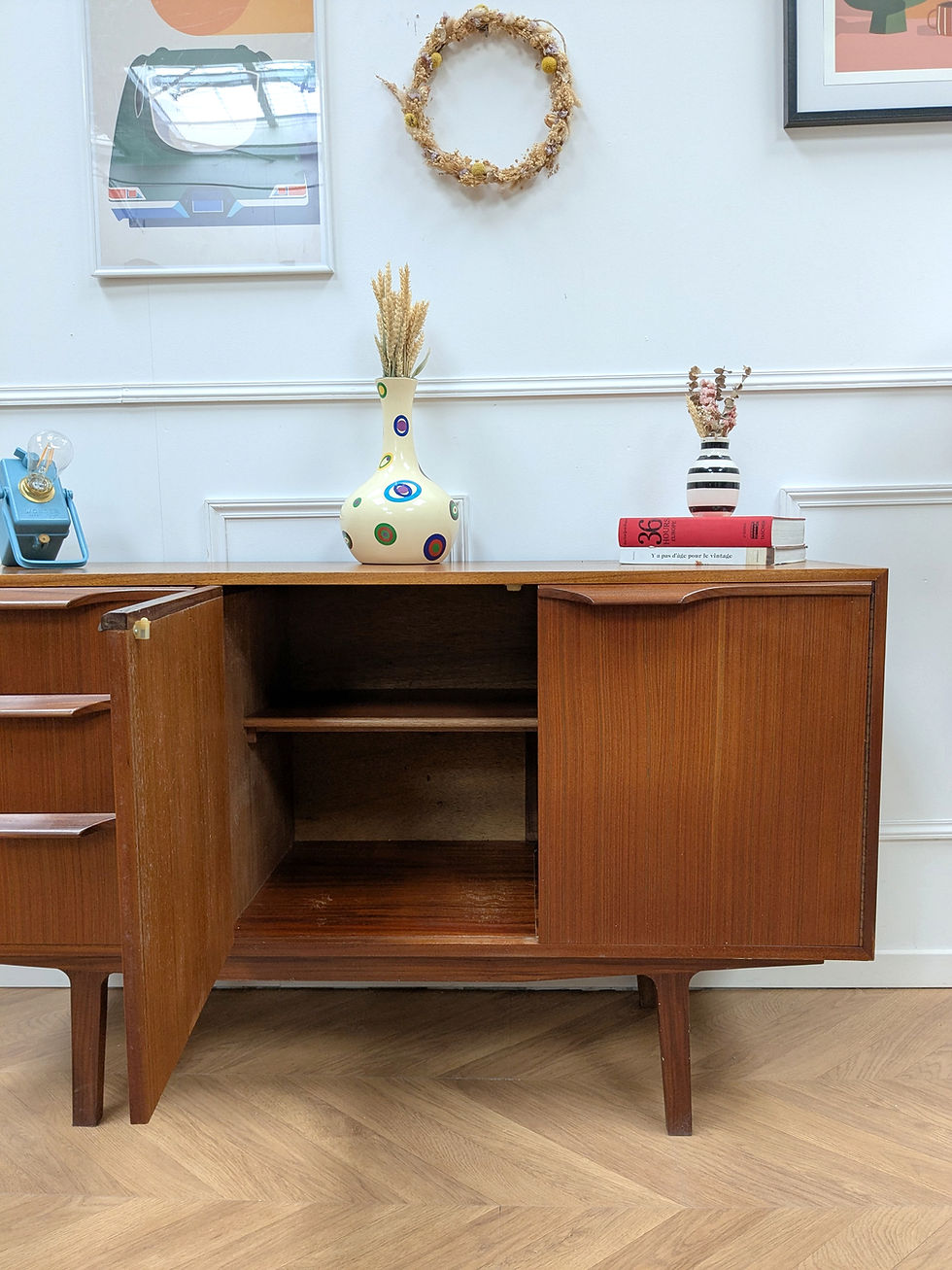 Thumbnail: Enfilade mid-century de seconde main en teck clair