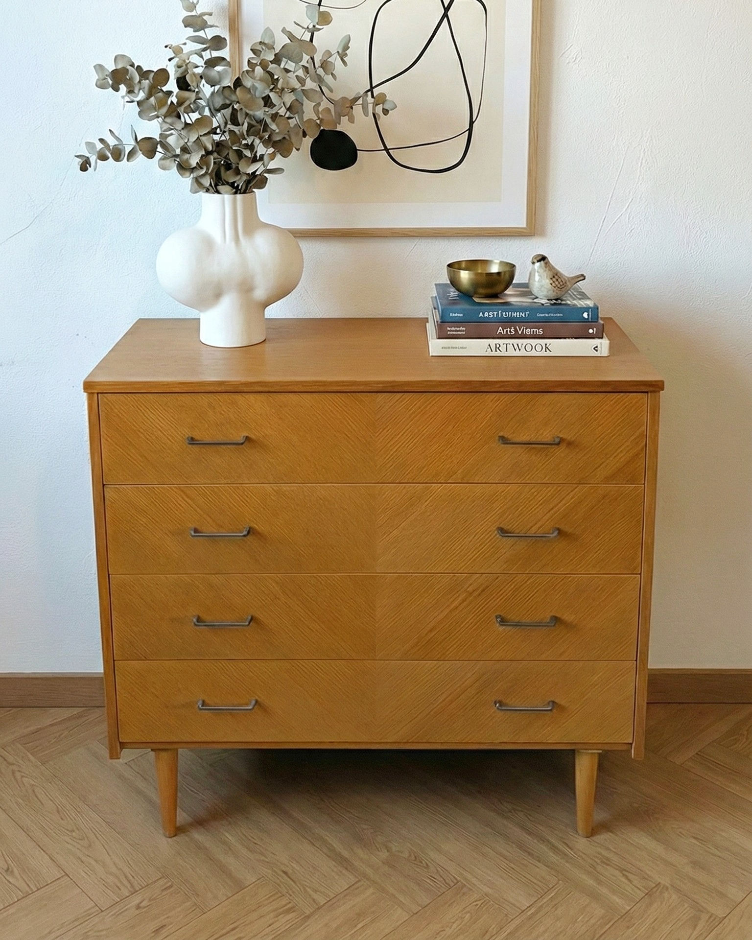 Commode vintage en chêne pieds fuseaux