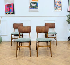 Chaises assises vertes