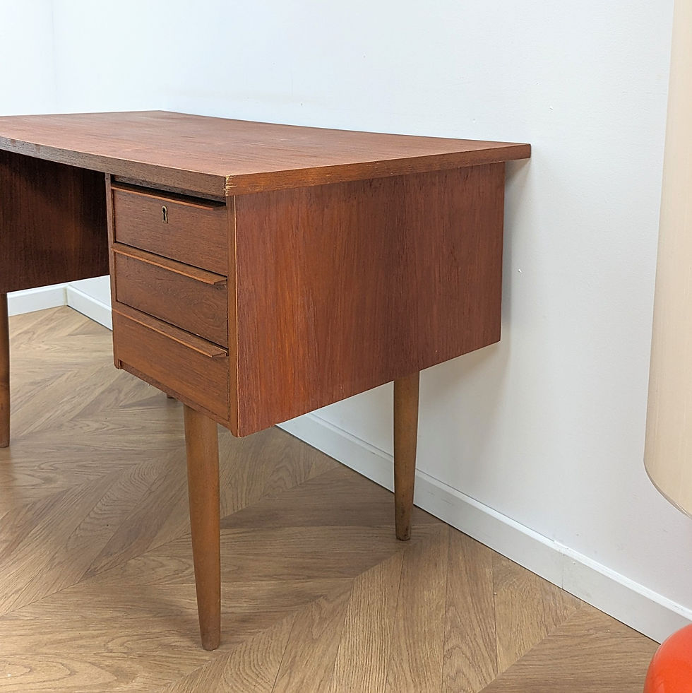 Miniature : Bureau design contemporain en teck