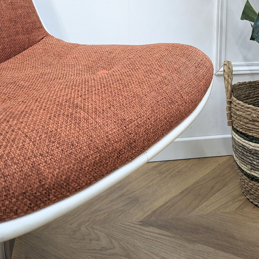 Fauteuil orange Modèle 451 par Starfor