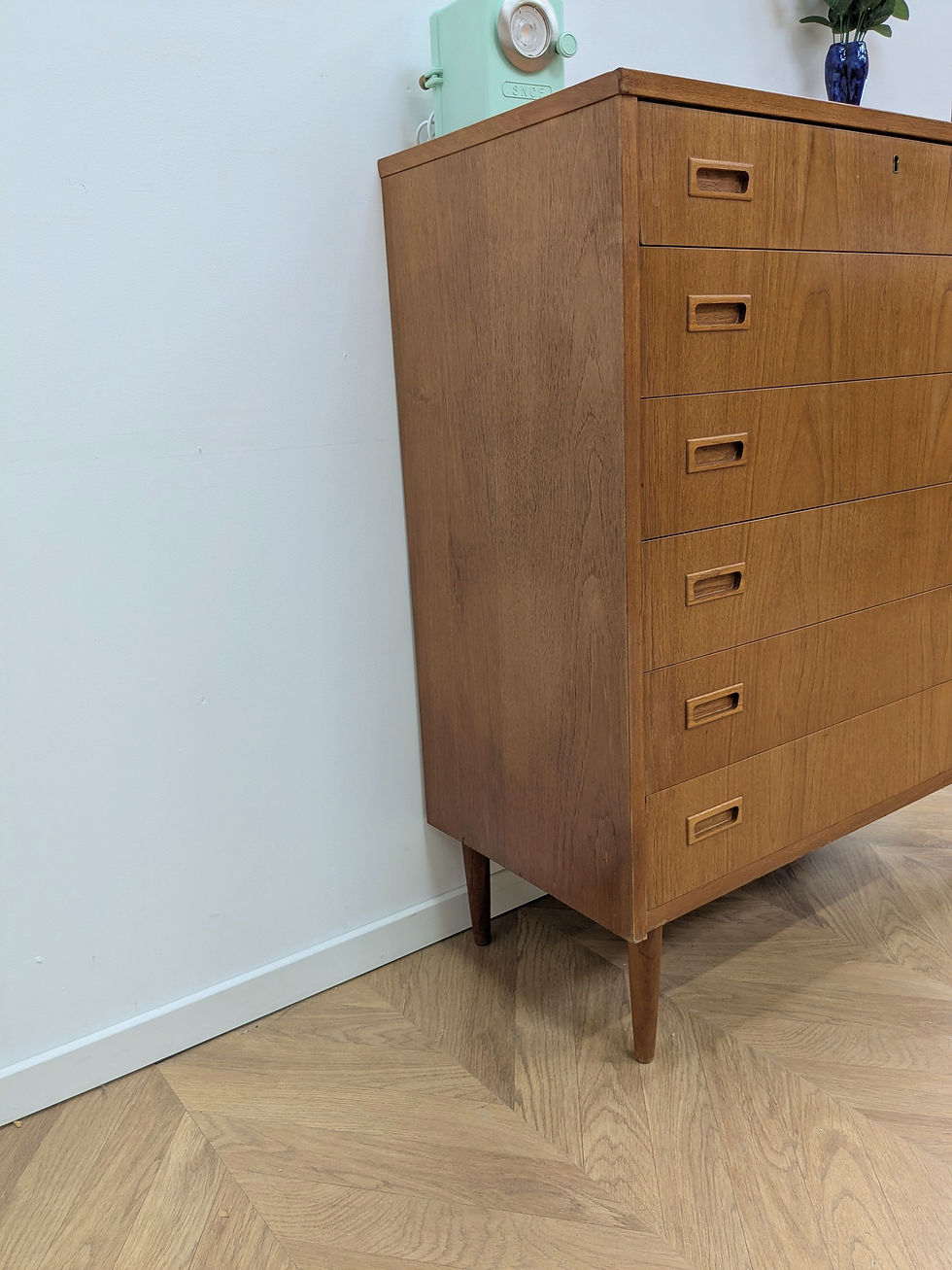 Miniature : Commode haute scandinave