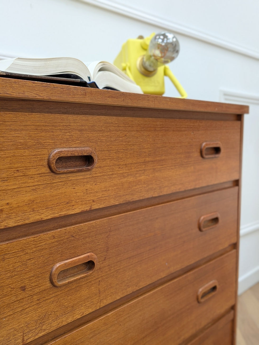 Miniature : Commode vintage scandinave