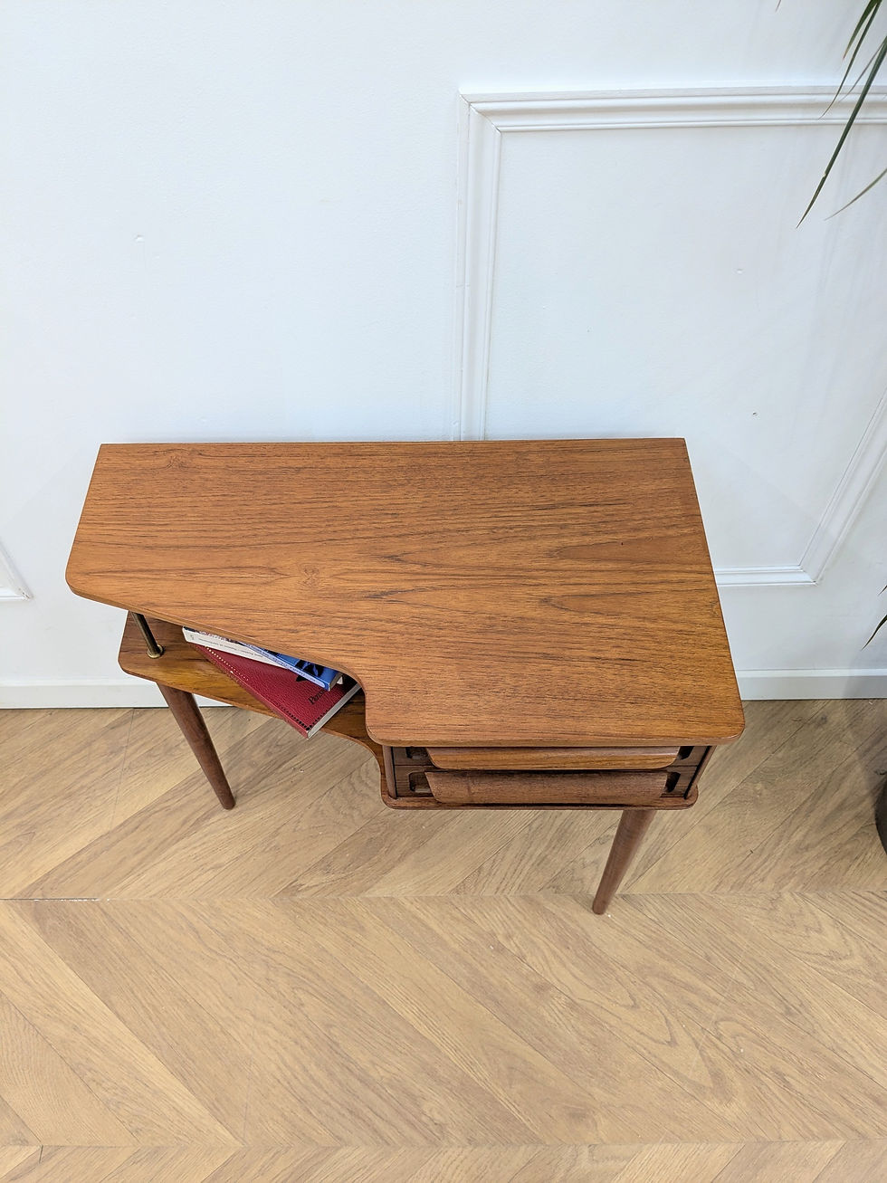 Miniature : Table de chevet en teck Johannes Andersen