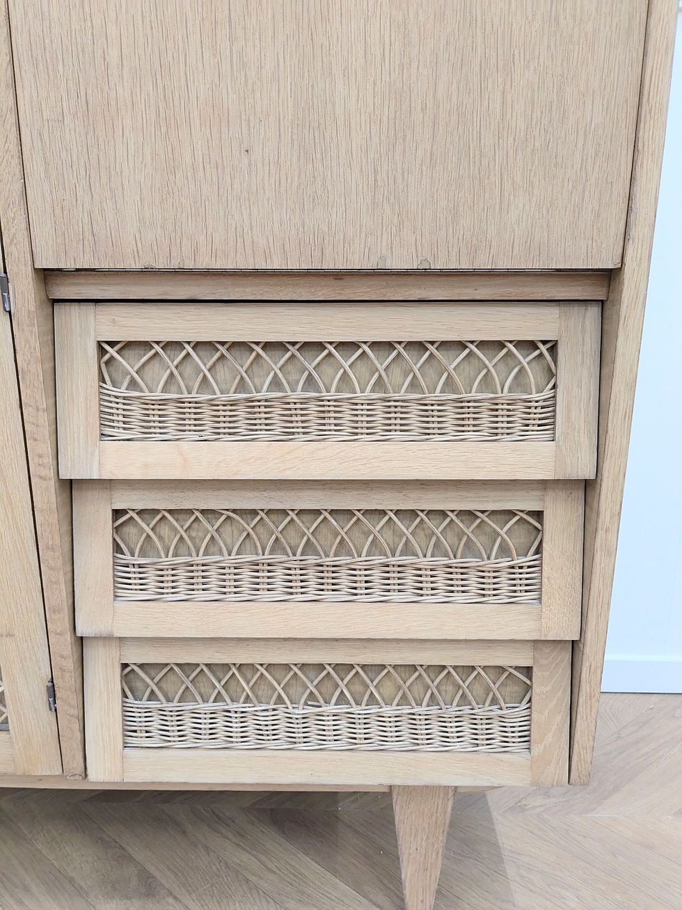 Miniature : Armoire rotin vintage en chêne