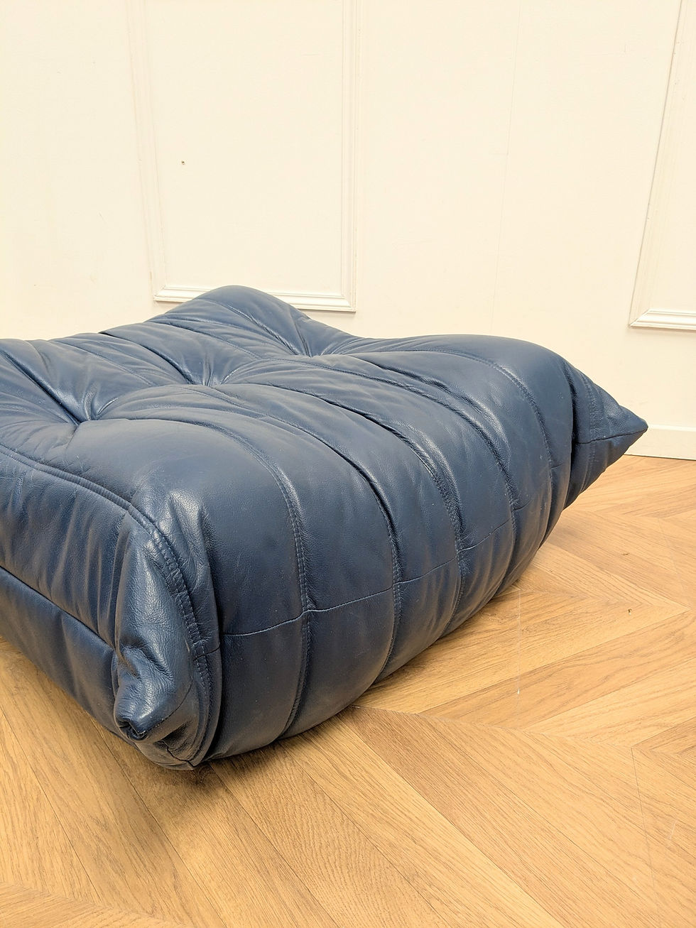 Repose pieds Togo par Ligne Roset - détails