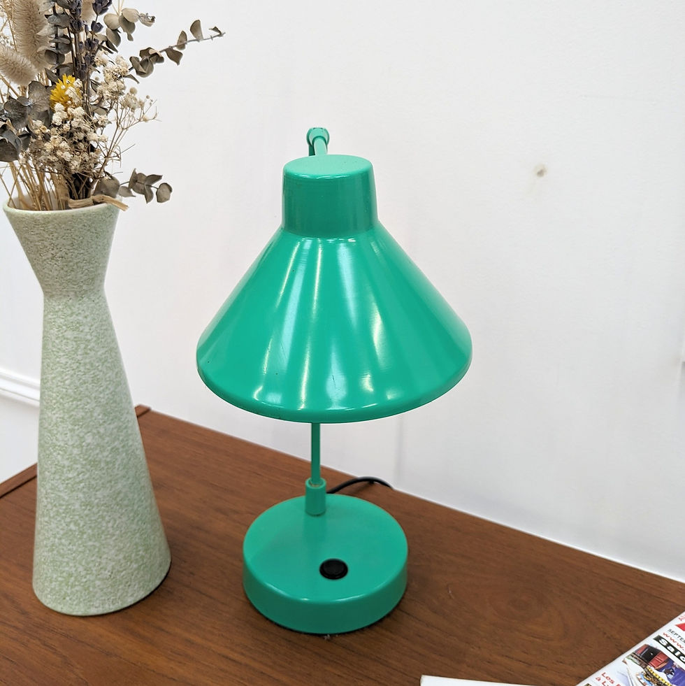 Lampe de table en métal