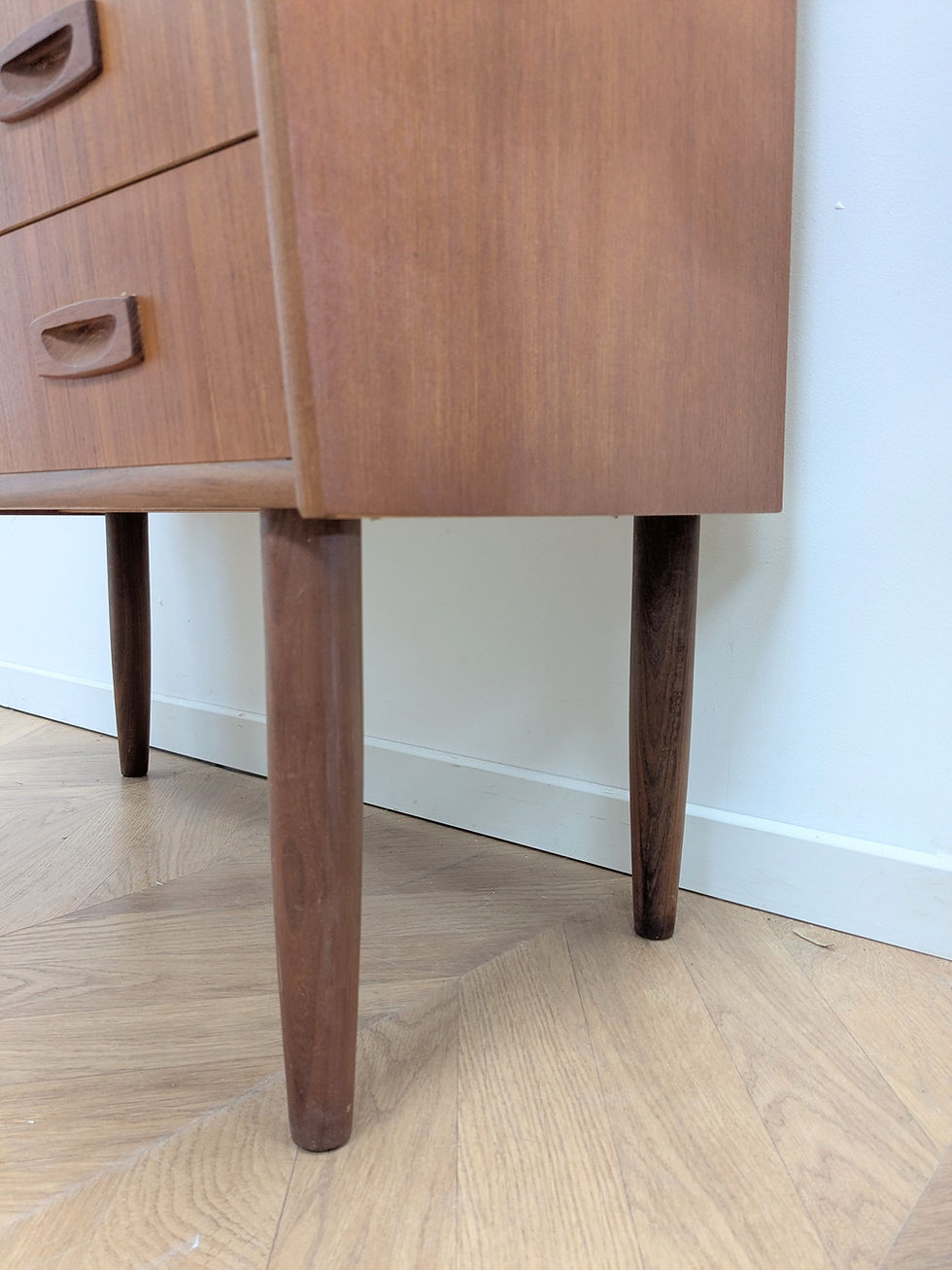 Thumbnail: Secrétaire vintage pied compas