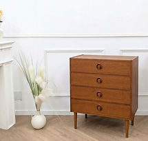 Très joli chiffonnier / commode des années 60