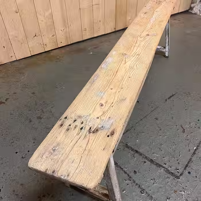 Thumbnail: Ancien banc de ferme en bois