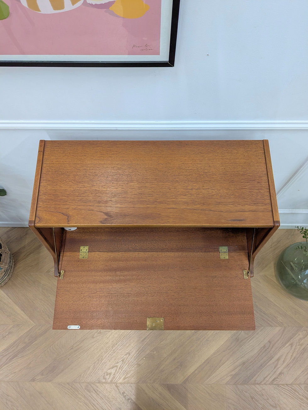 Thumbnail: Secretary by Jentique