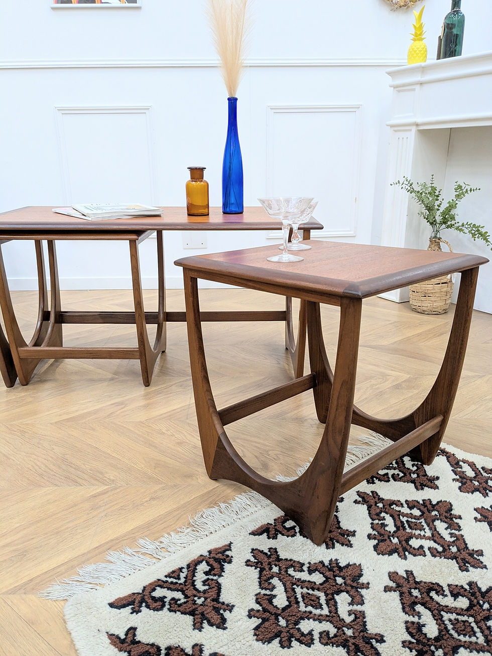 Thumbnail: Table basse Gplan avec 2 tables gigognes