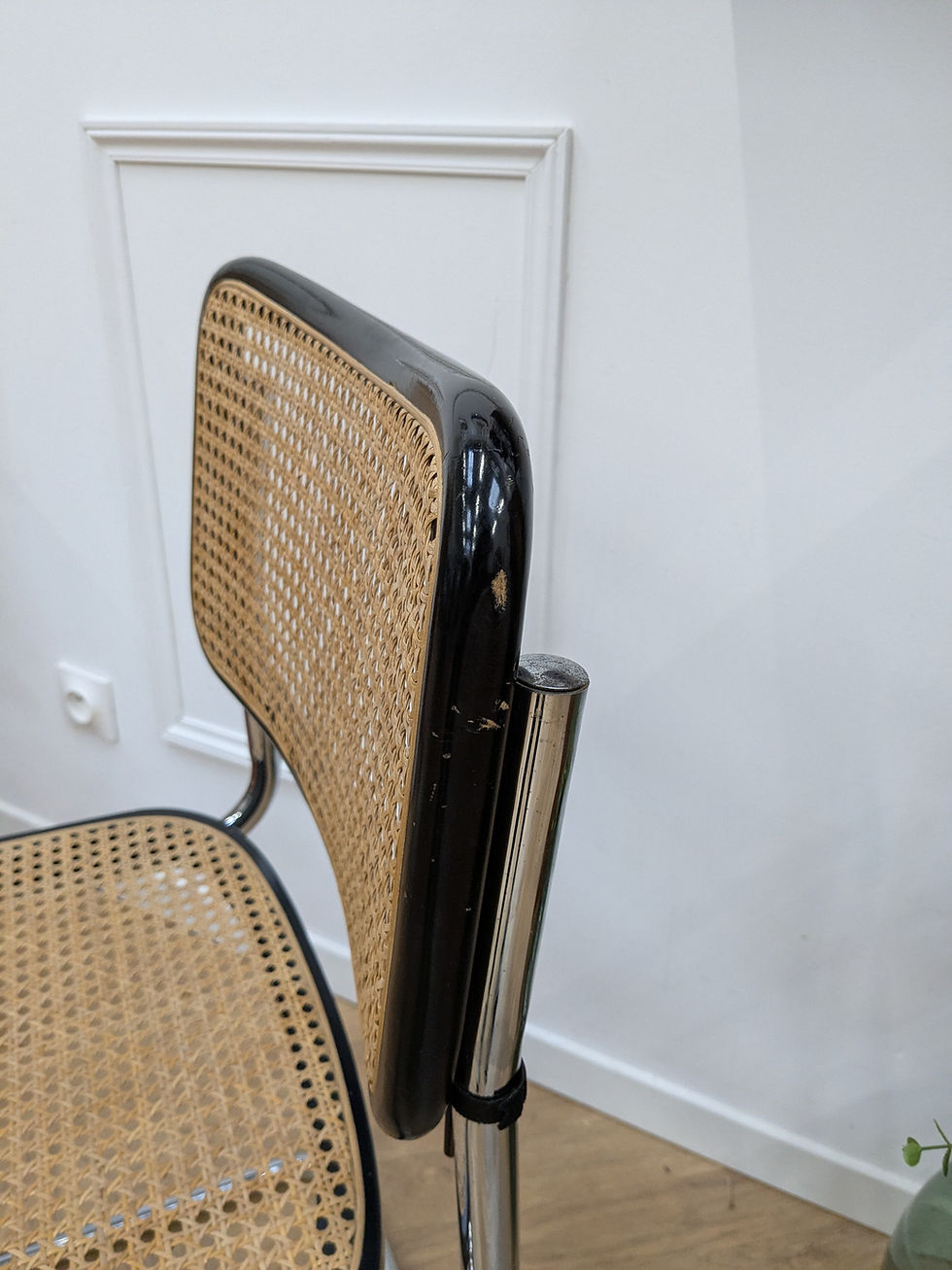 Thumbnail: 1 black B32 chair