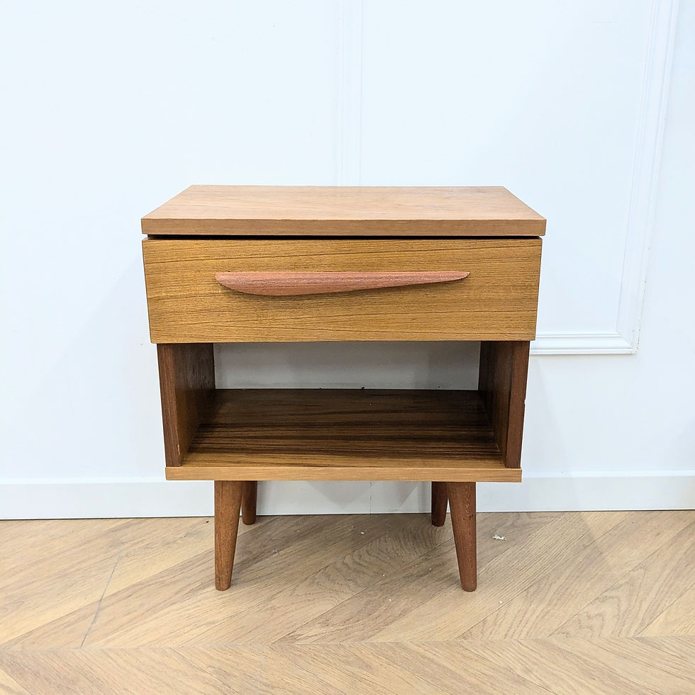 Table de nuit vintage en teck