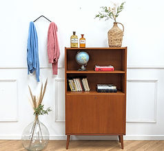 Bibliothèque minimaliste vintage