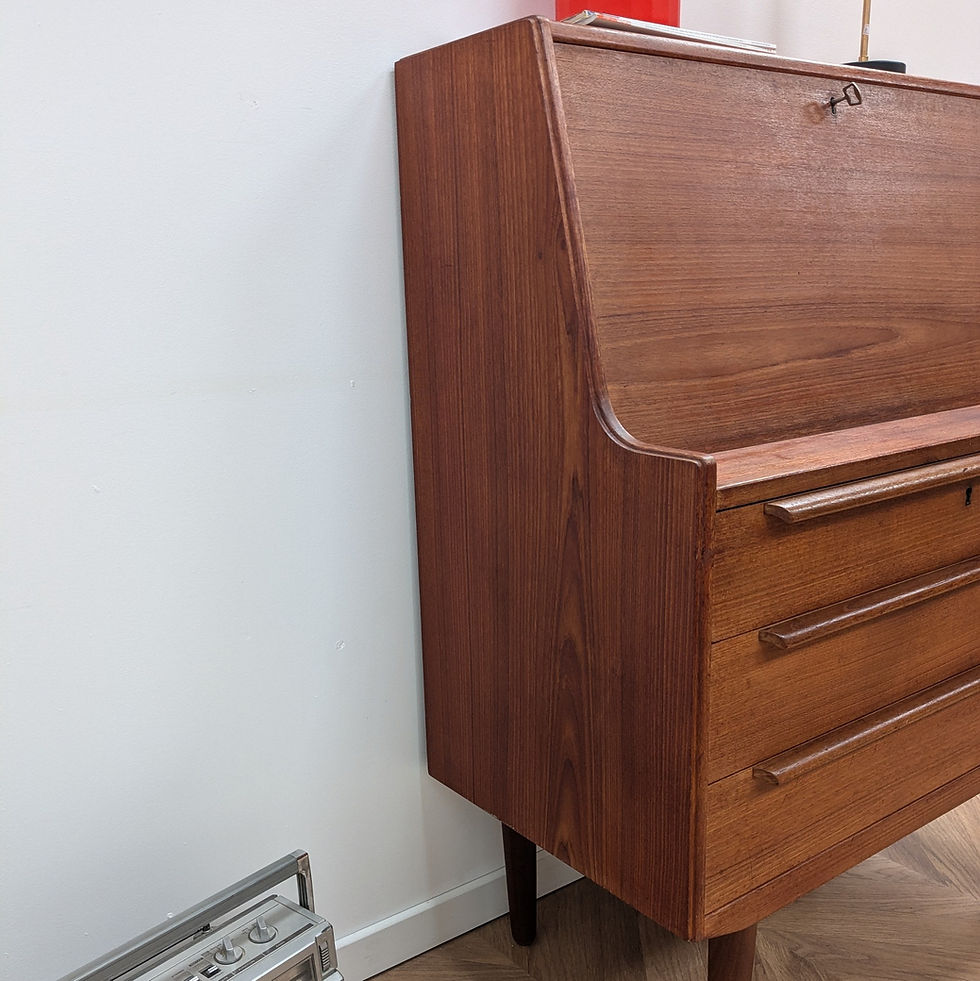 Miniature : Secrétaire vintage en bois de teck et tiroirs moderniste