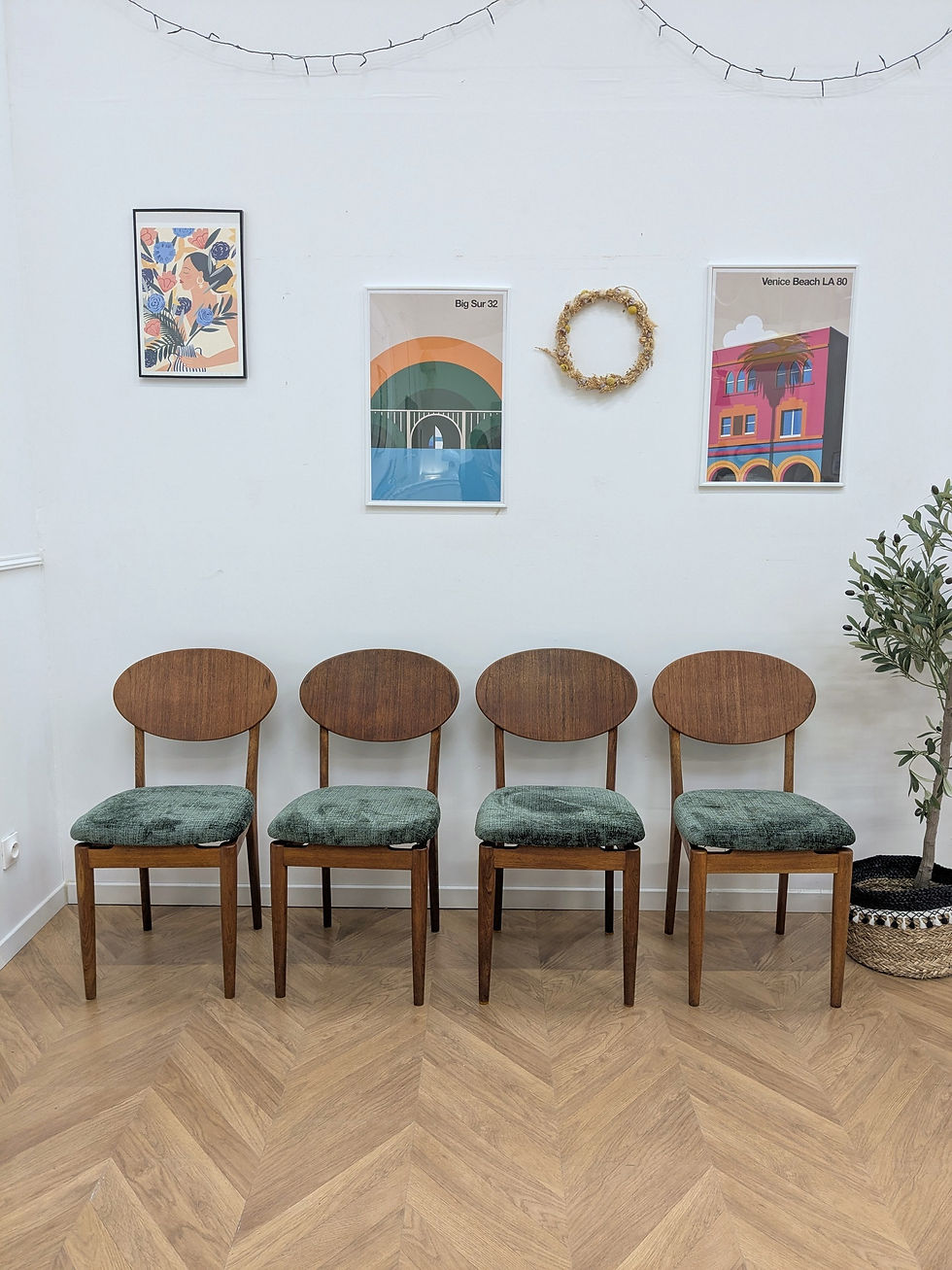 Thumbnail: Chaise mid-century en teck et tissus vert d'occasion