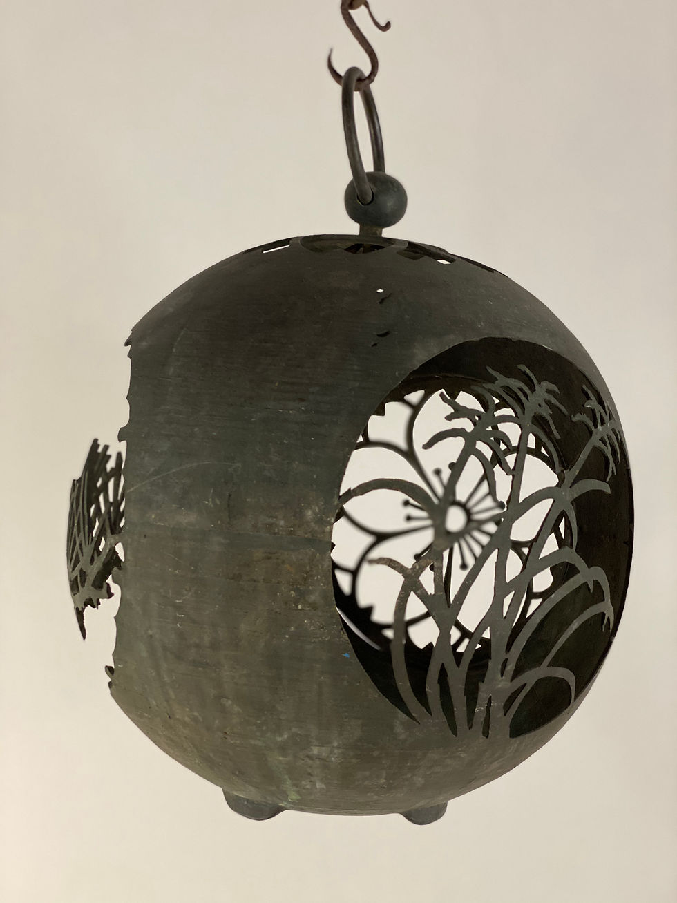 Temple lantern [G-L 136]