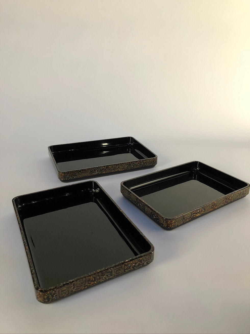 Lacquer Tray Set (set of three) [H-T 179]