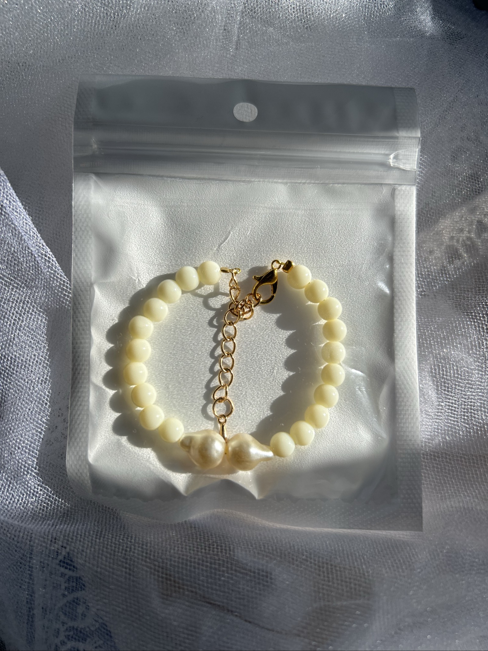 Hand made Bracelet en perles avec fermoir doré