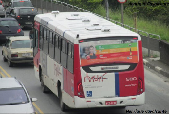 Ônibus em Mauá. Passageiros podem ter acesso a horários pelo celular com aplicativo gratuito.