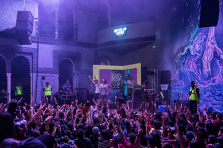 El Rey Molleja Hipnotiza la Casa Vans