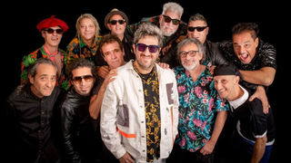 El ADN de Los Auténticos Decadentes estará en el palacio De Los Deportes