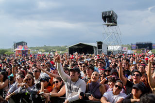 Entre el lodo y la felicidad, Tecate Coordenada 22