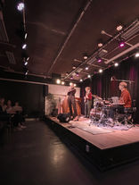 Kvartersscenen 2Lång