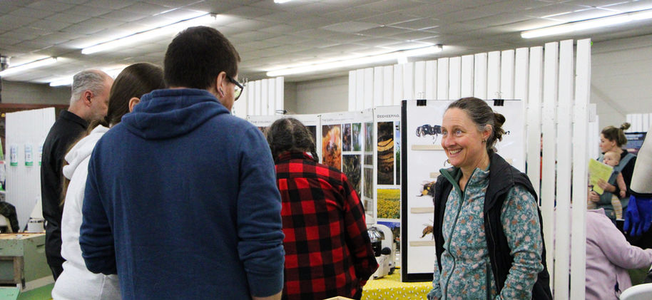 Exhibitor & Visitors at booth