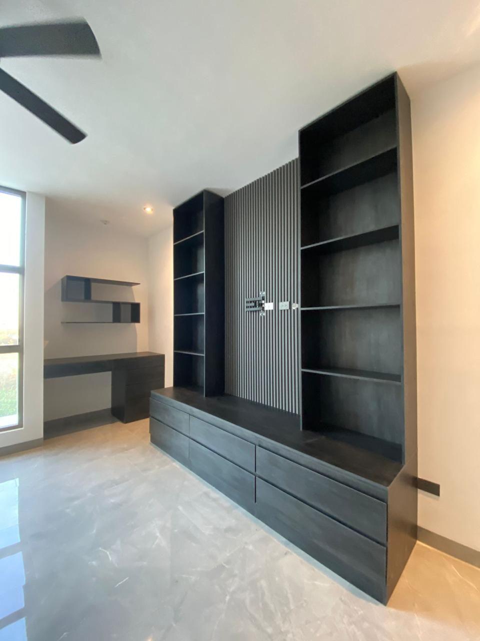 Miniatura: Closet TV