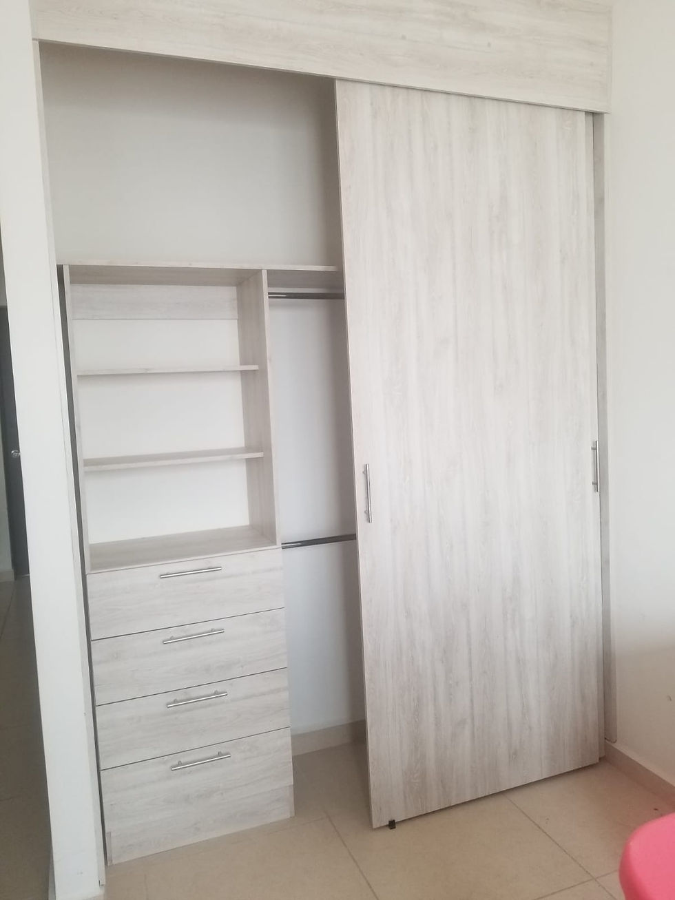 Miniatura: Interior con Puerta Corrediza