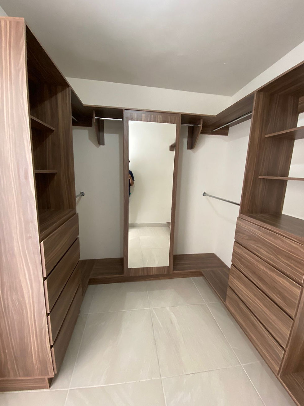 Miniatura: Vestidor en U sin Puertas