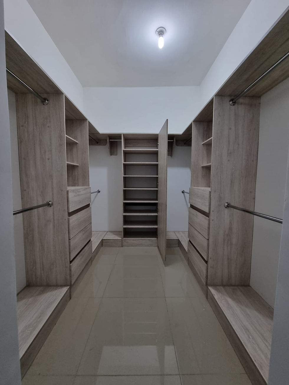 Miniatura: Vestidor en U sin Puertas