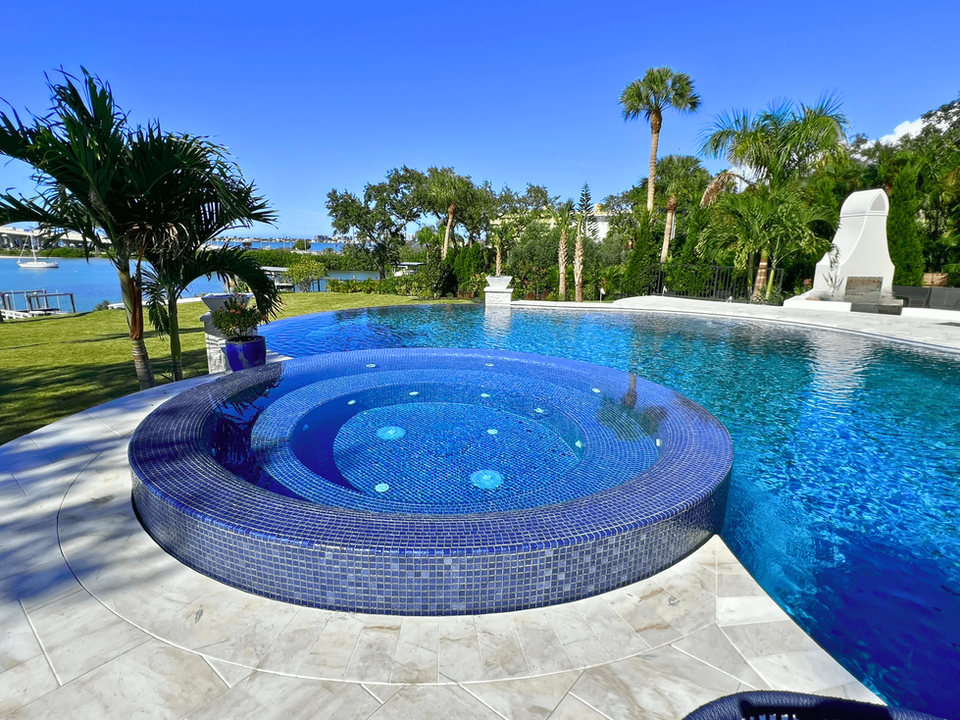 360 spillover spa on an inifinity edge, waterfront pool in pinellas county