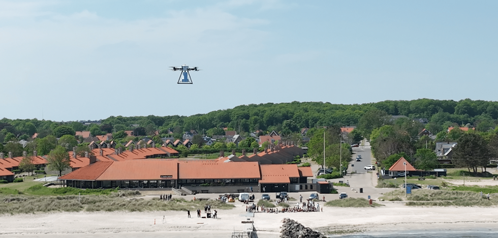 Air Funeral drone der spreder aske over havet ved Lönstrup