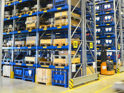 OUTSOURCING FACILITIES MANAGEMENT PROS & CONS