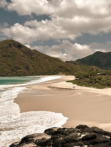 Wilder Strand in Indonesien