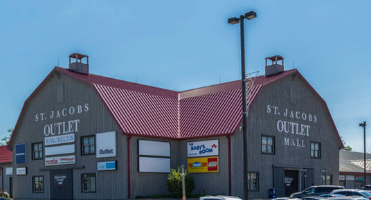 St-Jacobs-Outlet-Mall-1024x550.jpg