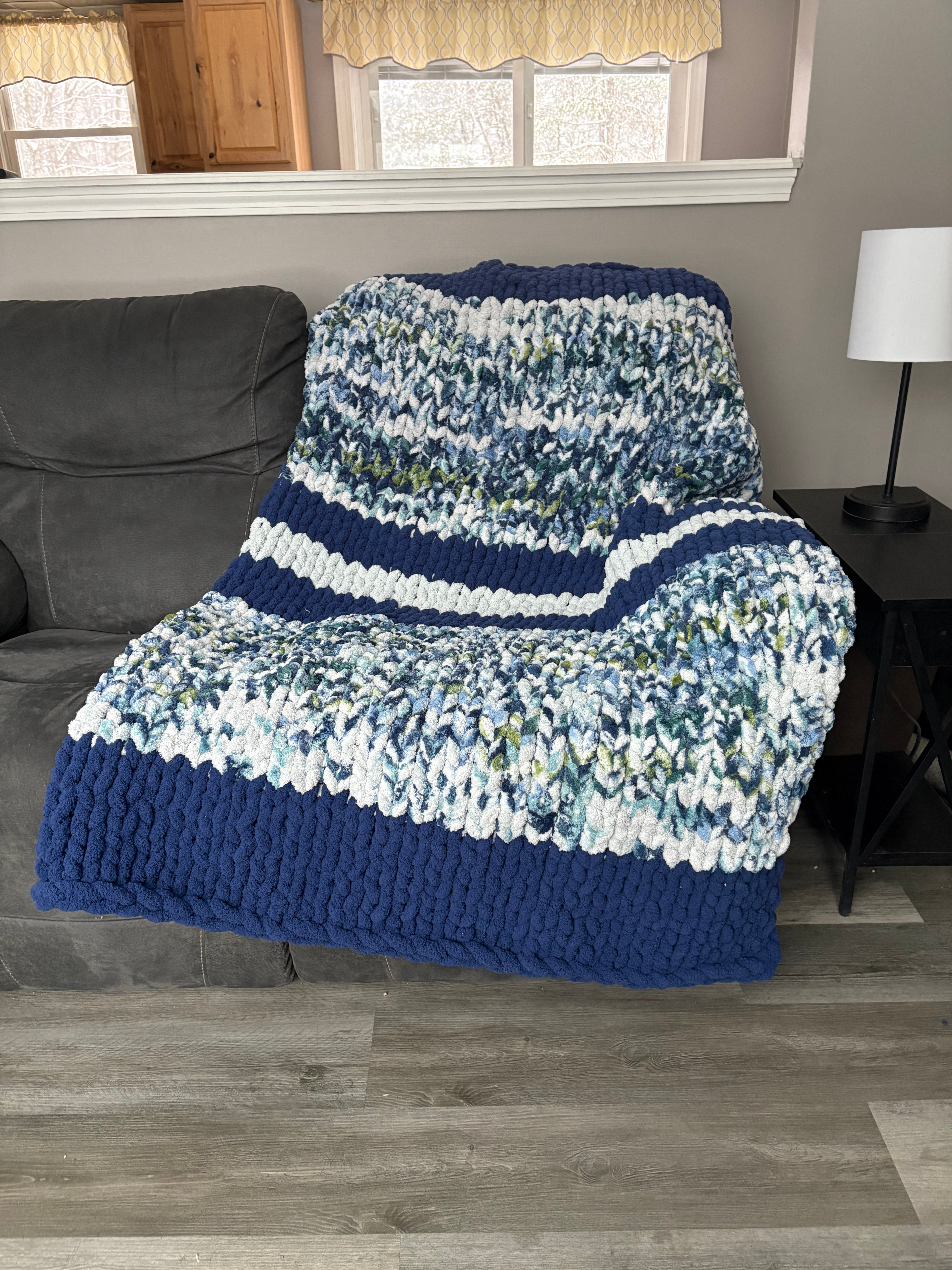 50"x60" Navy w/Blue Splash & White Chunky Chenille Blanket