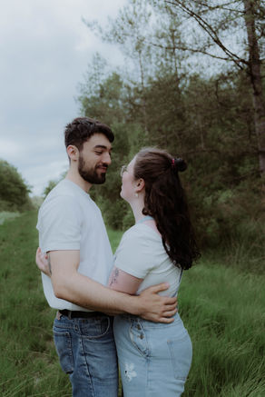 Séance couple dans la forêt de la Hunaudaye