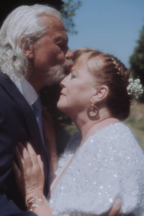 photographe célébration intime
photographe élopement Bretagne
photographe cérémonie symbolique
photographe union non traditionnelle
photographe réunion de famille naturelle
photographe mariage alternatif
