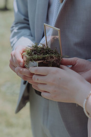 Cérémonie du feu symbolique - Purification et énergie pour l'avenir lors du mariage de Mauryne et Gilles dans le Nord.
