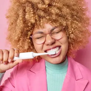 Brushing Smarter: How an Electric Toothbrush Can Transform Your Oral Health