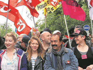 Geweld bars los by betogings in Parys