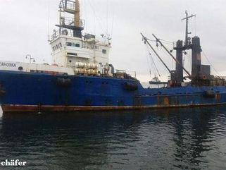 EBH Hammer, 'n Walvisbaaise maatskappy, gaan die omstrede Russiese boot, MFV Ryazanovka, help om