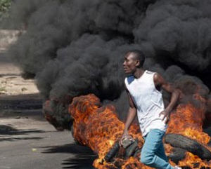 Zimbabwe: Verskeie joernaliste in hegtenis geneem