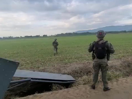 Fuerza Aérea Colombiana inmoviliza una avioneta con droga en el Valle del Cauca.