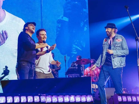 Juan Luis Guerra, vino a Colombia, cantó y le robaron la maleta al Staff.