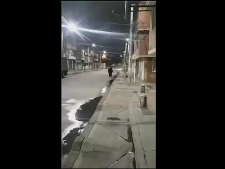 Video de personas caminando para atrás, desata terror en Bogotá.